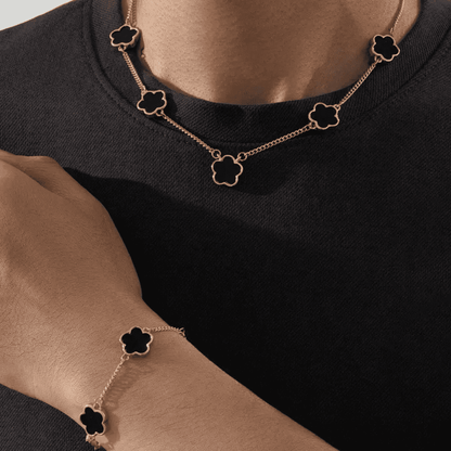 Set Van Cleef – Cadena y Pulsera de Elegancia y Fortuna