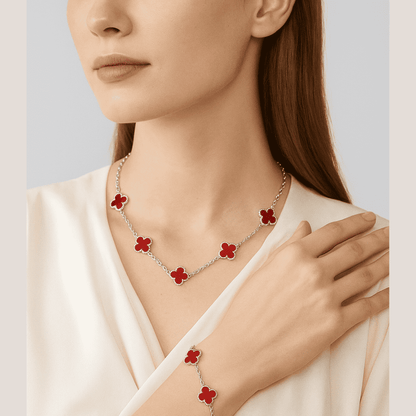 Set Van Cleef – Cadena y Pulsera de Elegancia y Fortuna